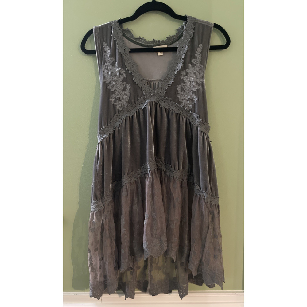 POL Crushed Velvet Tunic Womens M Gray Embroidered V-Neck Fairy Goth Festival - Picture 9 of 9